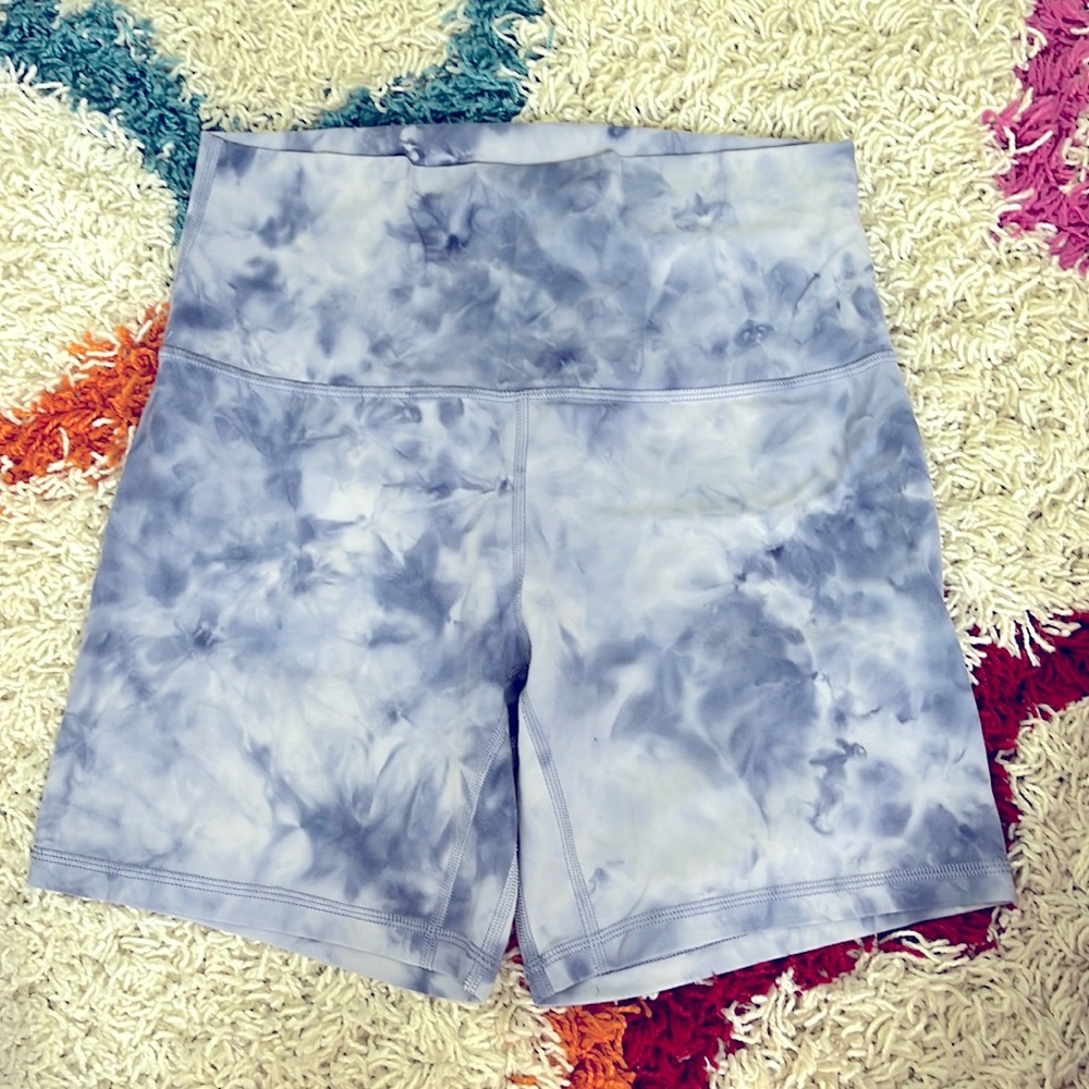 Lululemon Align high rise shorts 6” inseam, size 8